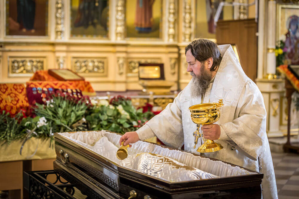 Tradicii-pohoron-u-hristian